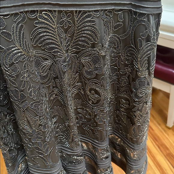 Gorgeous Tadashi Shoji dress -gold/metallic olive - Picture 11 of 12